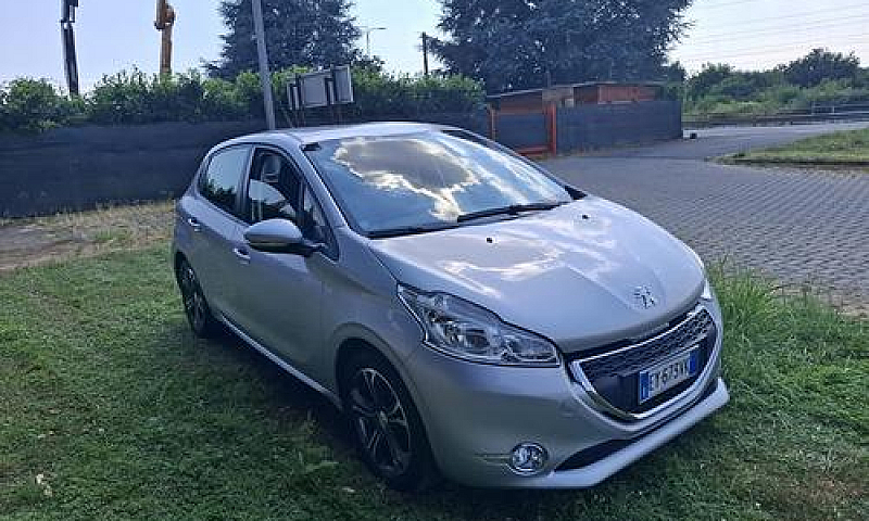 Peugeot 208 1.4 Hdi ...