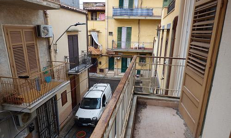 1° Piano In Centro S...