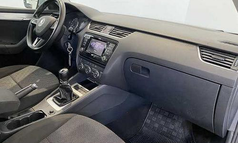 Skoda Octavia 1.6 Td...