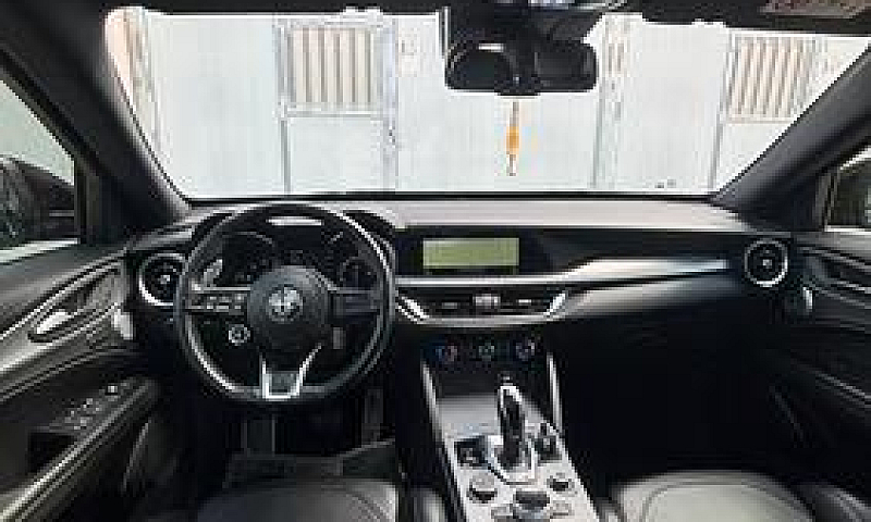 Alfa Romeo Stelvio B...