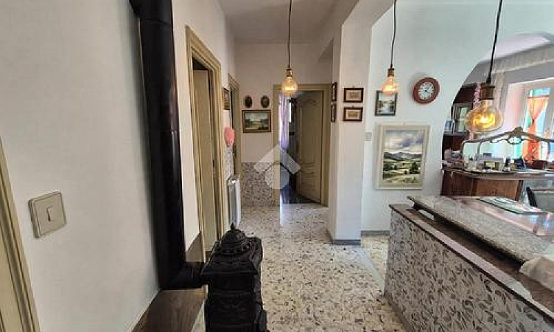 4 Locali A Colleferr...