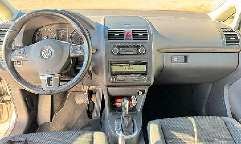Volkswagen Touran...