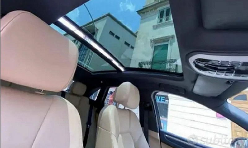 Porsche Macan...