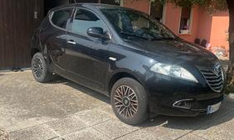 Lancia Ypsilon 3ª Se...