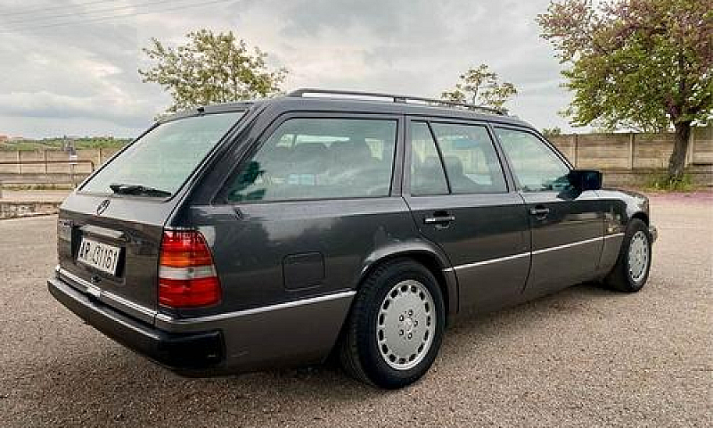 Mercedes-Benz E-Seri...