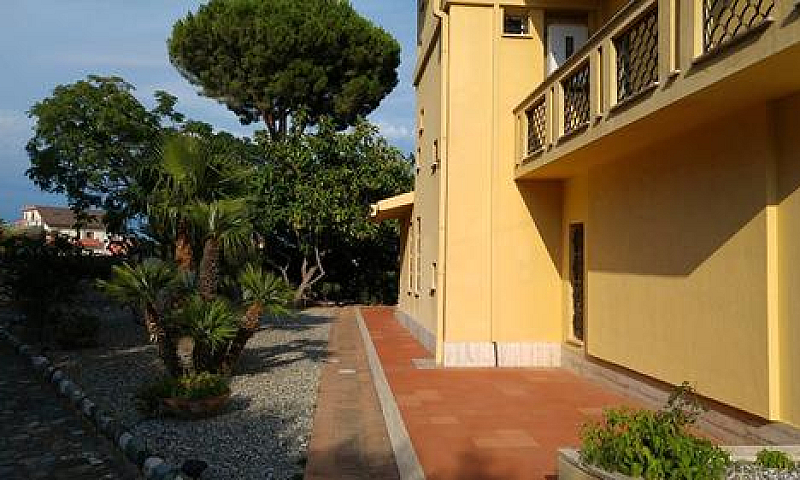 Catanzaro Lido, Ampi...