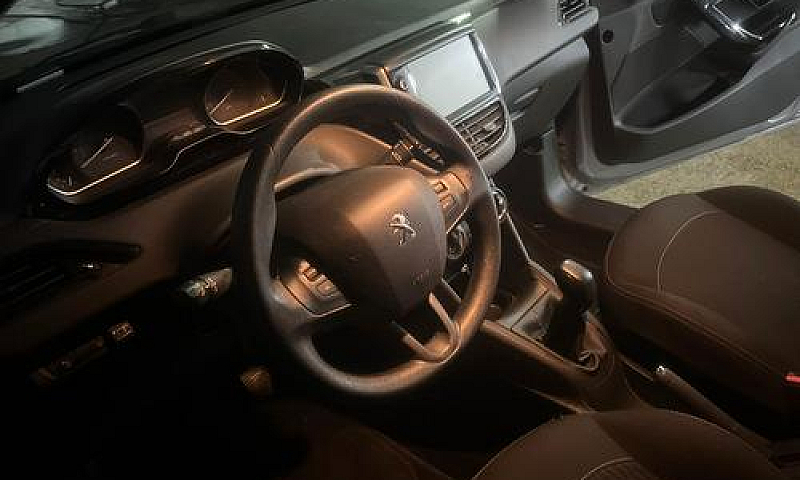 Peugeot 208 Puretech...