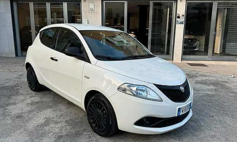 Lancia Ypsilon 1.2 B...