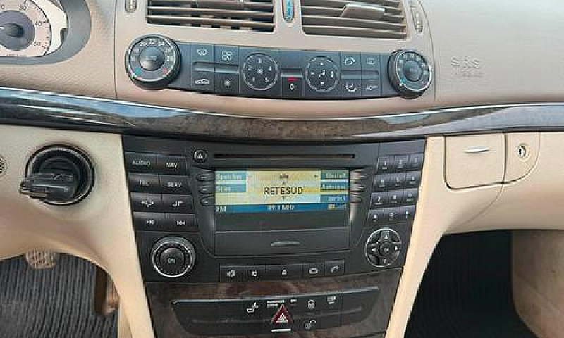 Mercedes-Benz E 220 ...