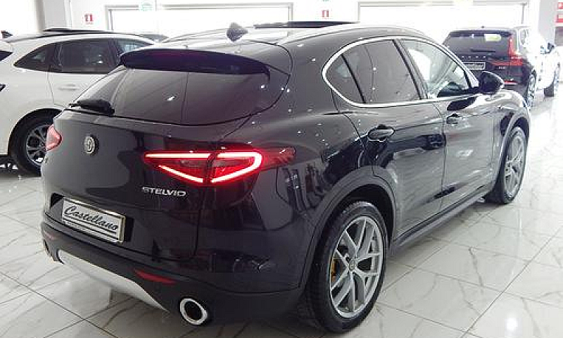 Alfa Romeo Stelvio 2...