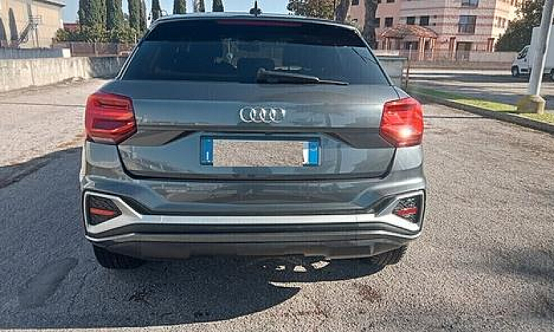 Q2 35 2.0 Tdi S Line...