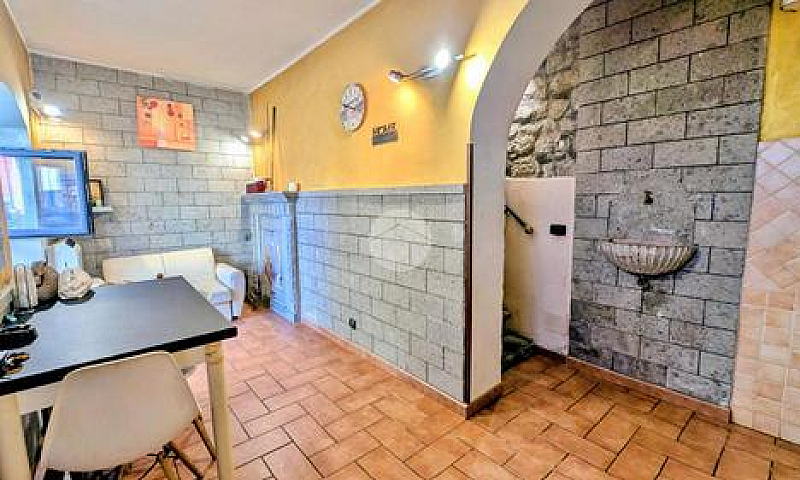 2 Locali A Viterbo...