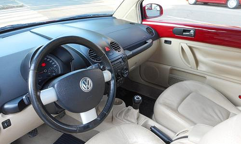 Volkswagen New Beetl...