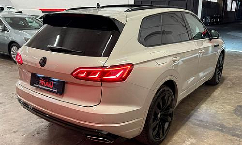 Volkswagen Touareg 3...
