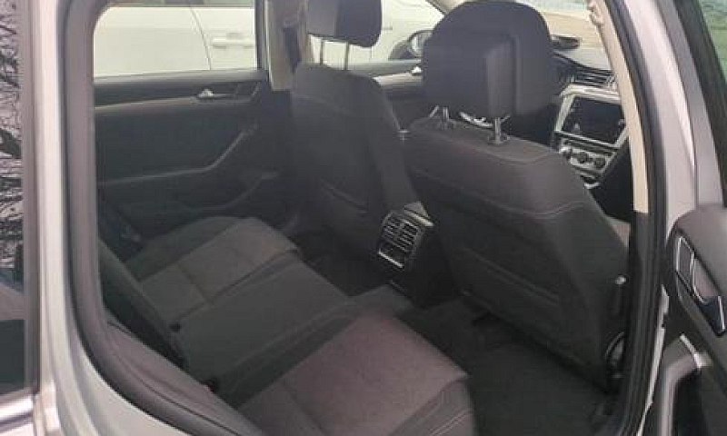 Volkswagen Passat Va...