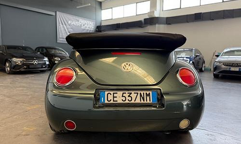 Volkswagen New Beetl...