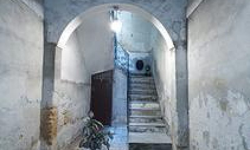 Ampio 4 Vani Pressi ...