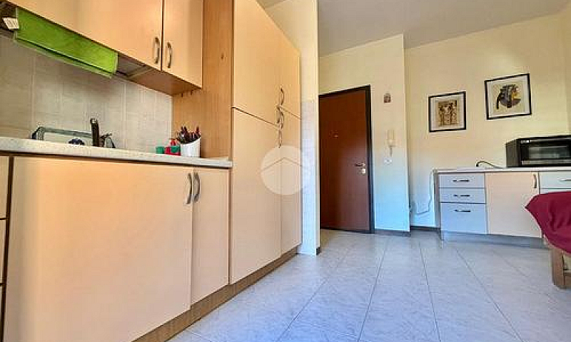 2 Locali A Viterbo...