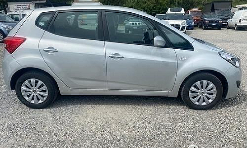 Hyundai Ix 20 1,4 D ...