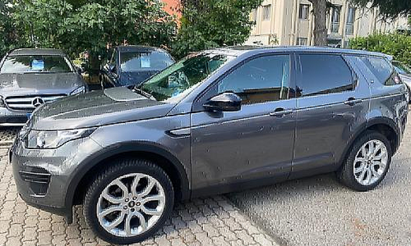 Land Rover Discovery...