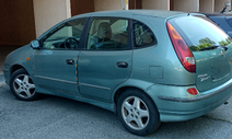 Nissan Almera Tino...