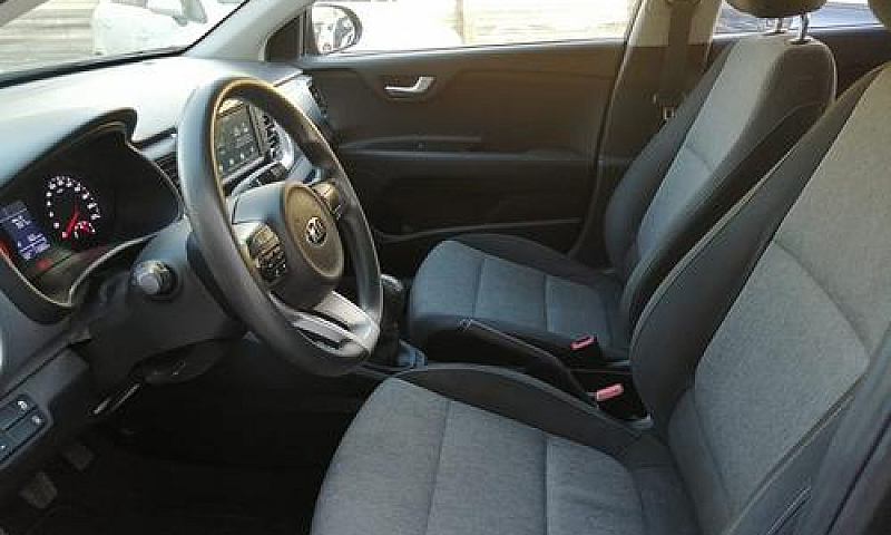 Kia Stonic Urban 1.6...