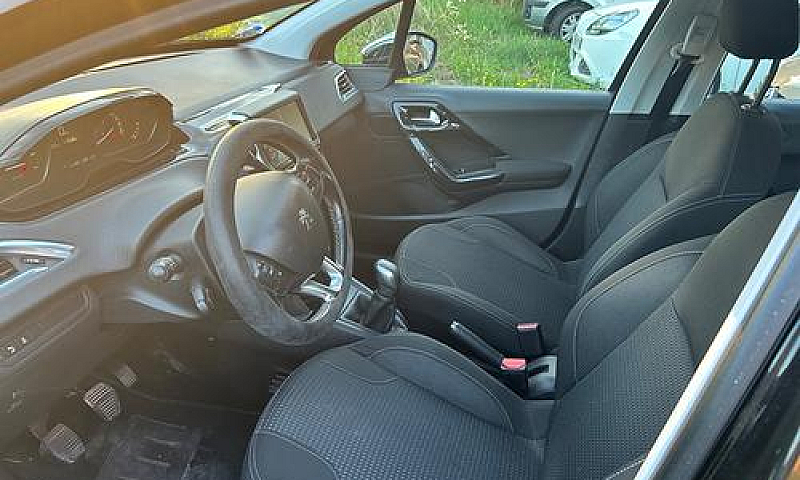 Peugeot 208 Puretech...