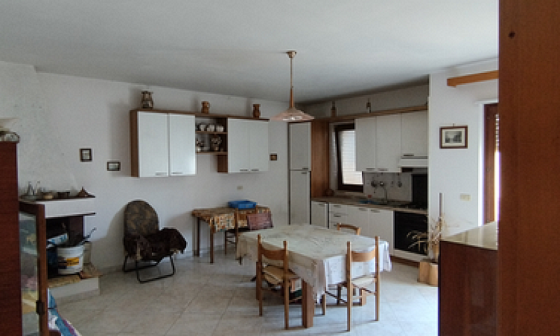 Ampio Appartamento C...
