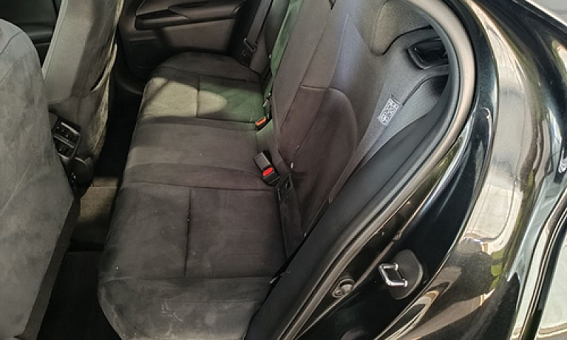 Lexus Ux250H Busines...