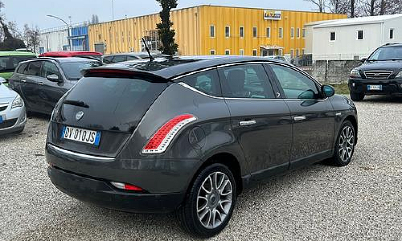 Lancia Delta 2.0 Mjt...