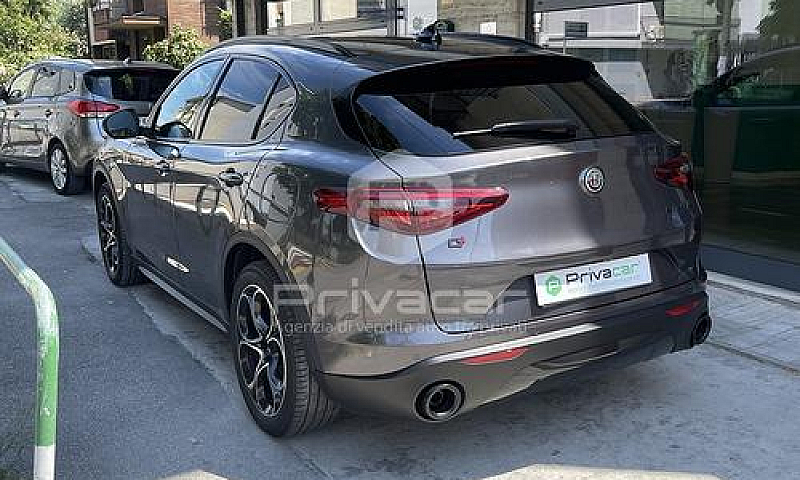 Alfa Romeo Stelvio 2...