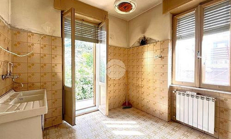 5 Locali A Viterbo...