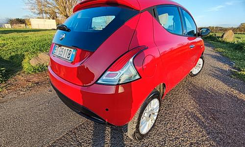 Lancia Ypsilon 0.9 T...