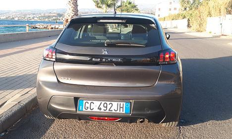 Peugeot 208 Puretech...