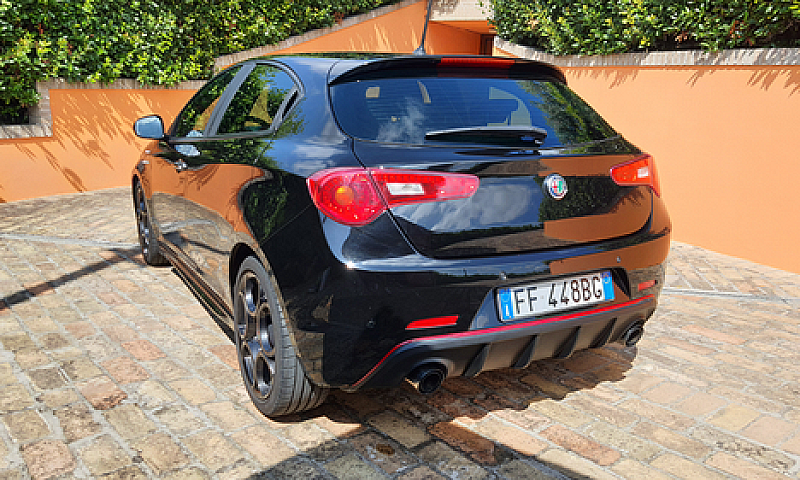 Alfa Romeo Giulietta...