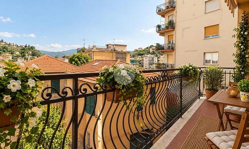 6 Locali A Imperia...