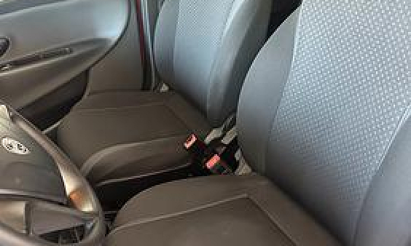 Lancia Ypsilon 1.2 6...