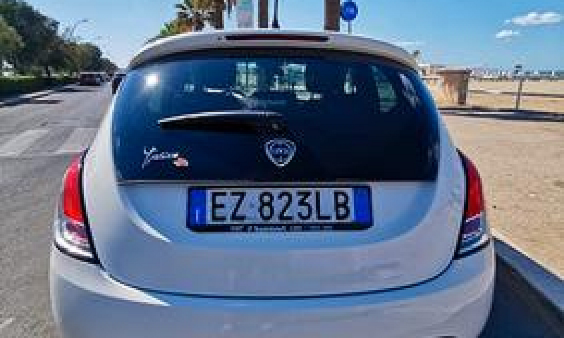 Lancia Ypsilon 1.3 M...