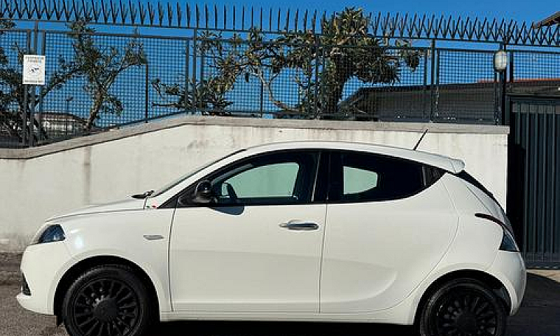 Lancia Ypsilon 1.0 F...