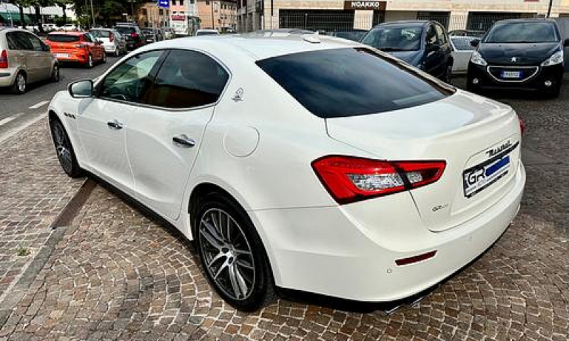 Maserati Ghibli 3.0D...