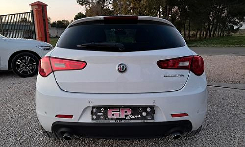 Alfa Romeo Giulietta...