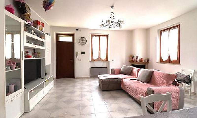 3 Locali A Terni...