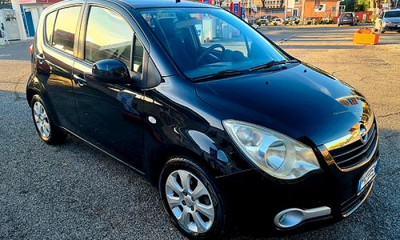 Opel Agila 1.2 16V 8...