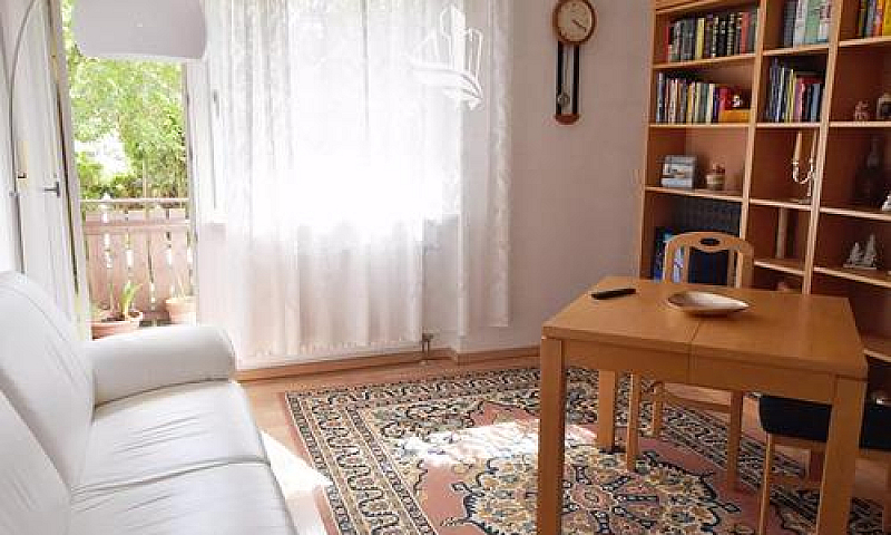 Via Villa: Trilocale...