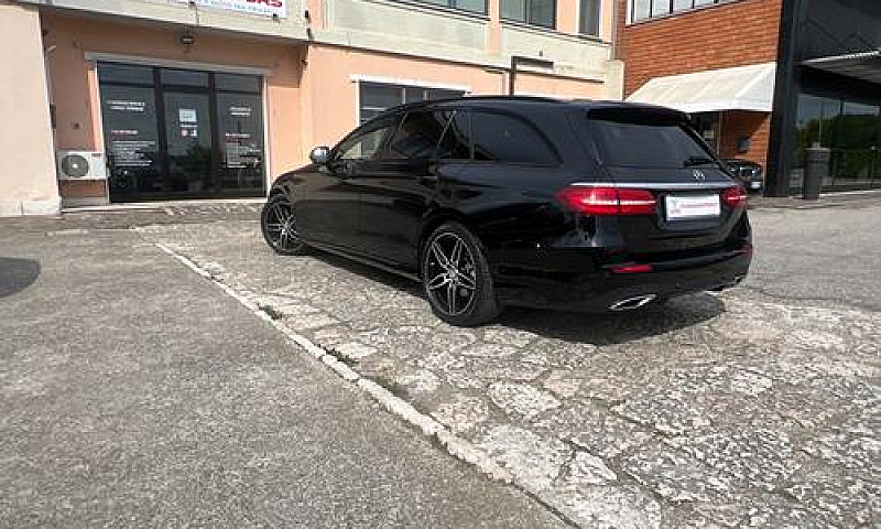 Mercedes-Benz E 220 ...