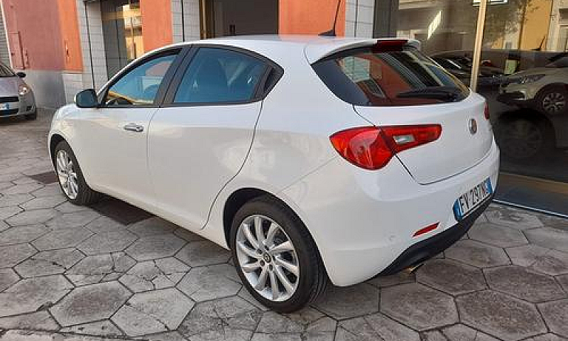 Alfa Romeo Giulietta...