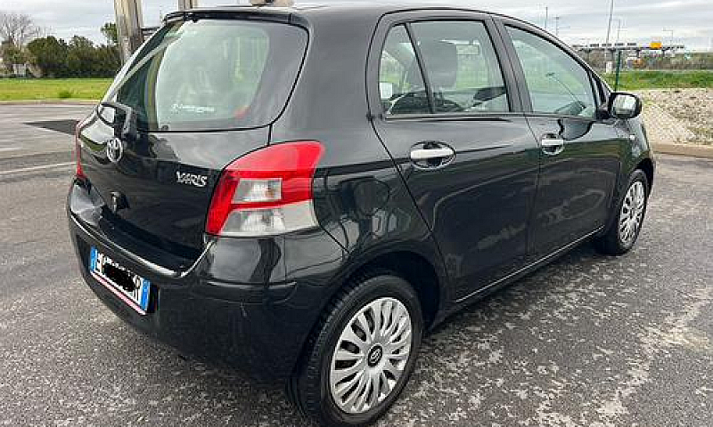 Toyota Yaris 1.3 Ben...