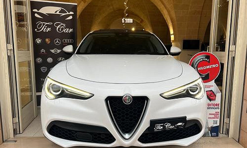 Alfa Romeo Stelvio 2...