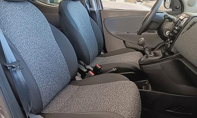 Lancia Ypsilon Hybri...