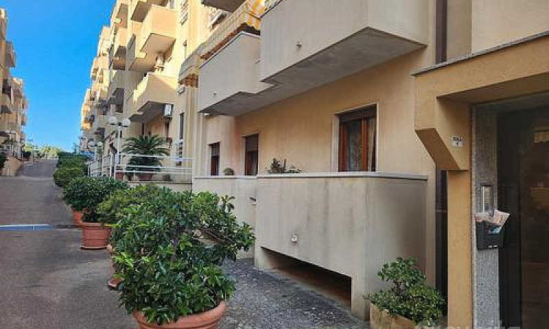 Via Bacone . 4 Vani ...